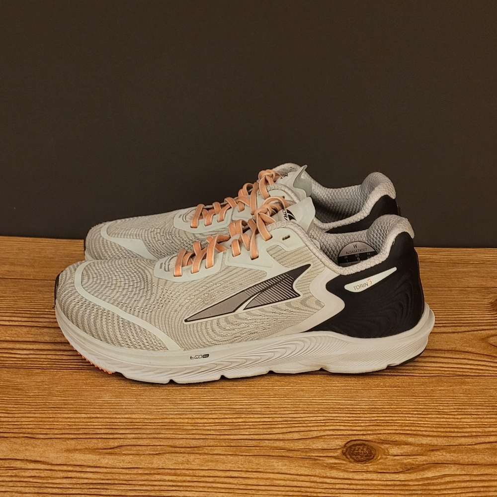 Altra Torin 5 running shoes or racing. Womens size 9 sneakers
